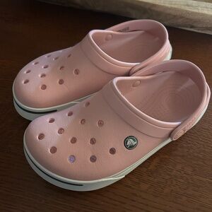 Women’s size 8 Crocs Pink
